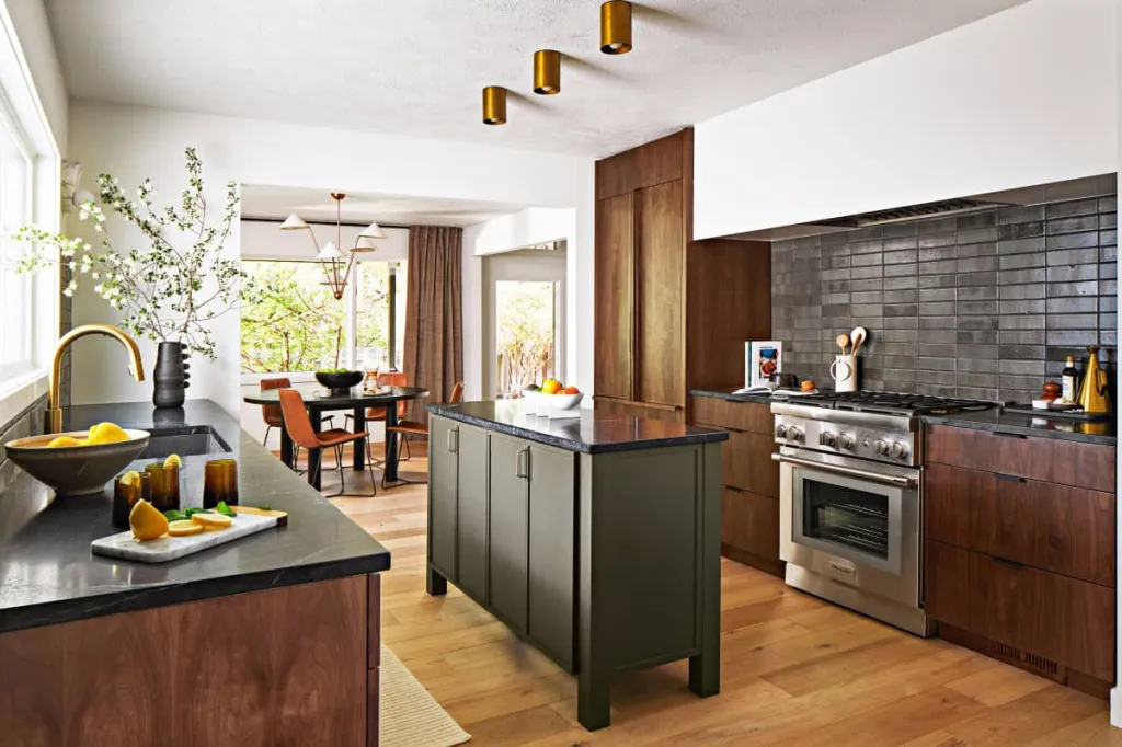 A finished remodeled kitchen custmoized according to trends and customer's needs